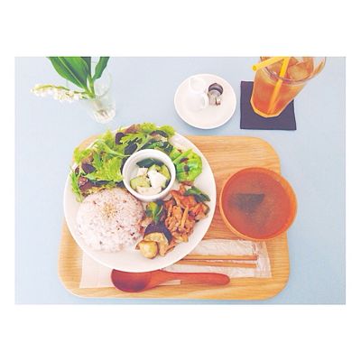 Processed with VSCOcam with f2 preset